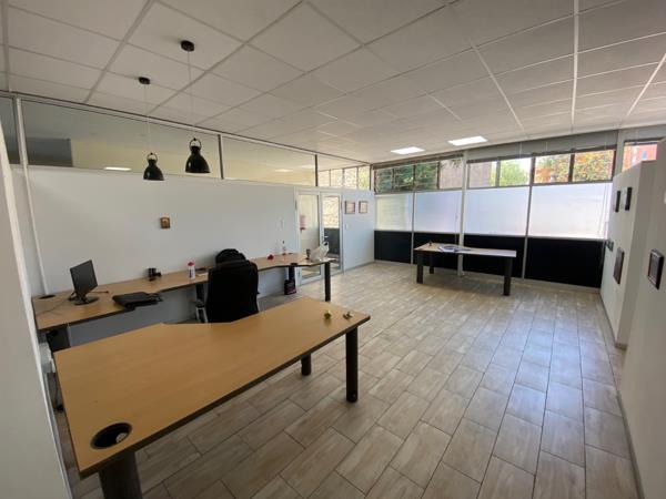 65  m² Commercial space