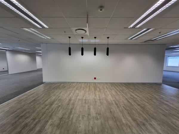 712  m² Commercial space
