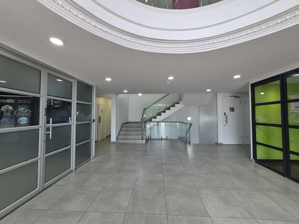 165  m² Commercial space