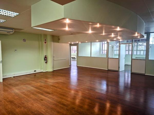 294 m² Office Space