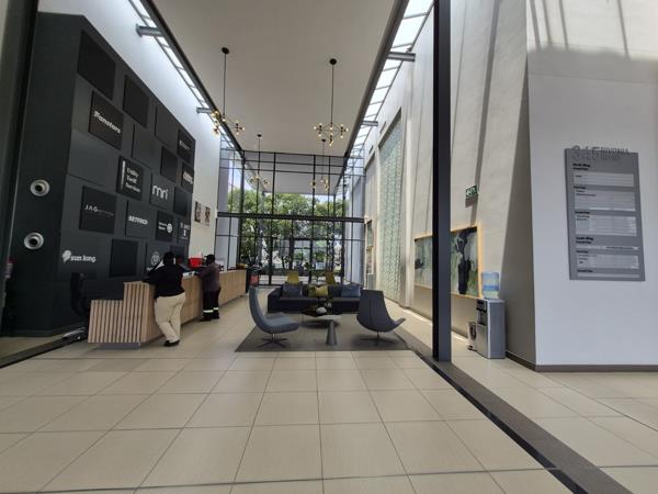 304  m² Commercial space