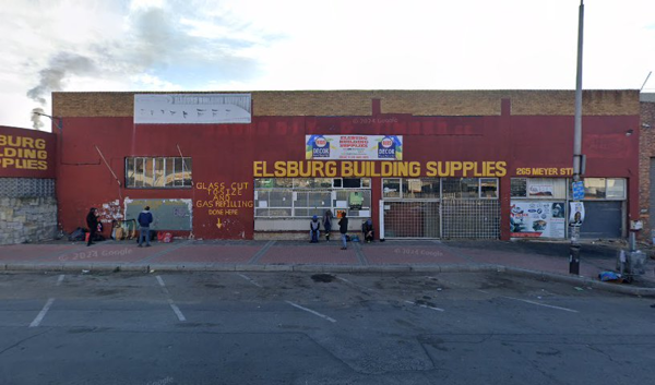 2 000  m² Commercial space