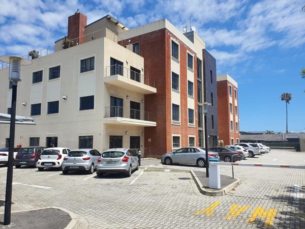 785 m² Office Space