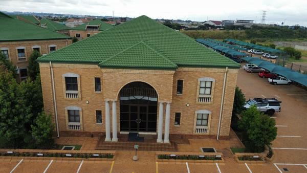 300 m² Commercial space