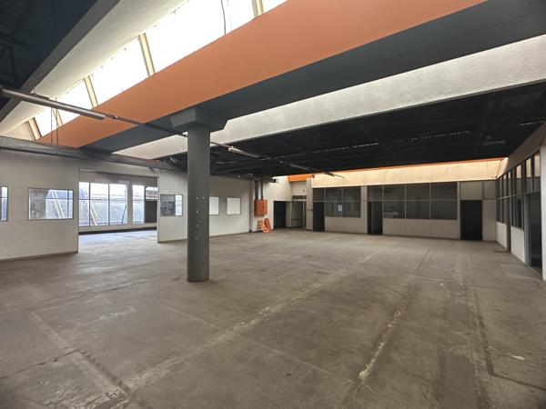 1 050  m² Industrial space