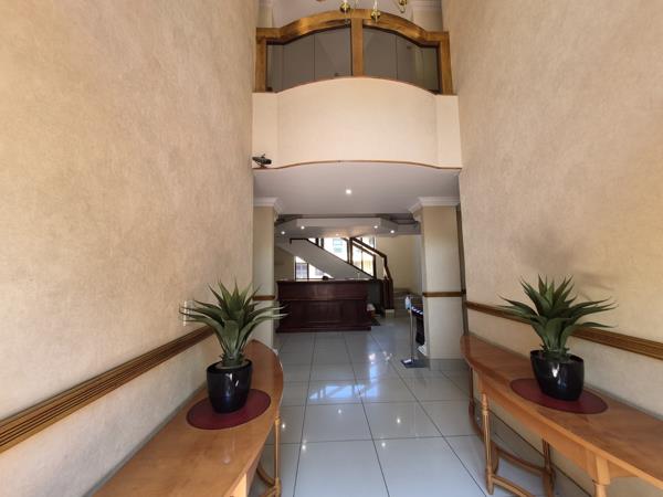 273  m² Commercial space