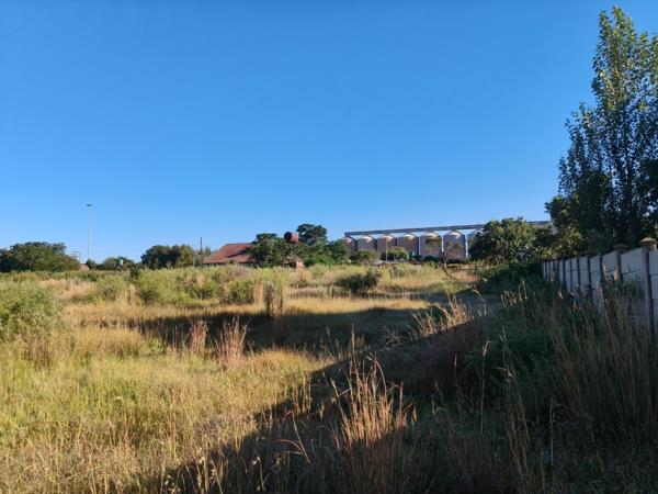1 487 m² Land