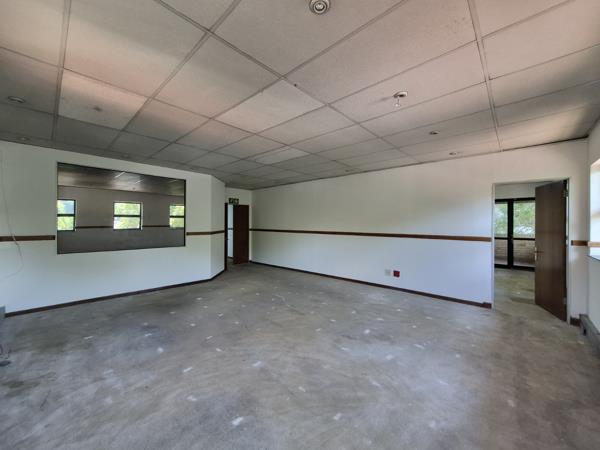 275  m² Commercial space