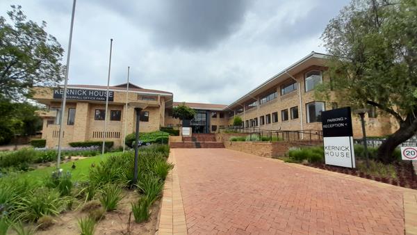 724  m² Commercial space