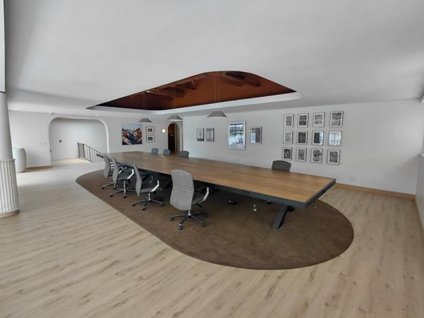 68  m² Commercial space