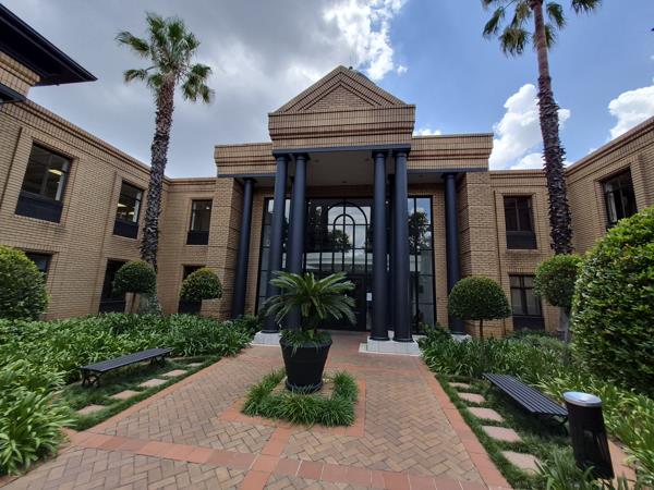 283  m² Commercial space