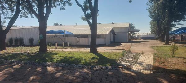 2 014  m² Industrial space