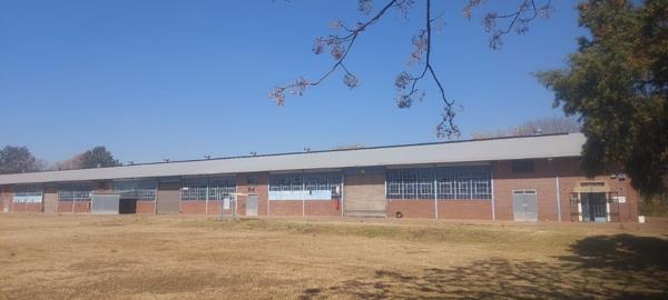 2 500  m² Industrial space