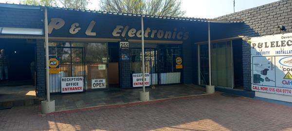 850  m² Commercial space