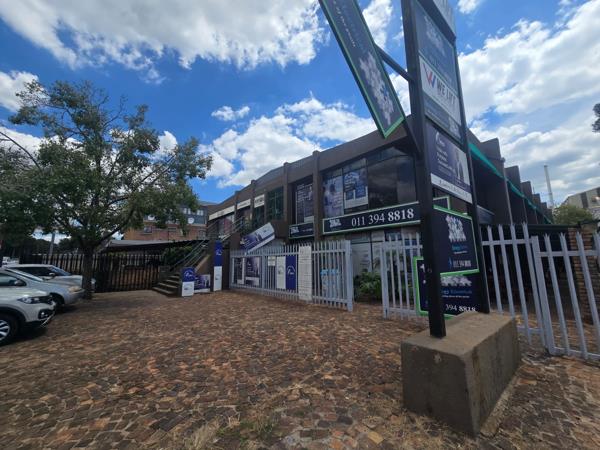 800  m² Commercial space