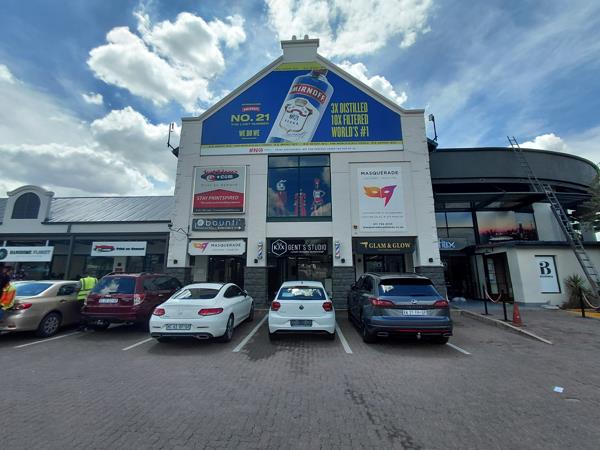 305 m² Retail Space