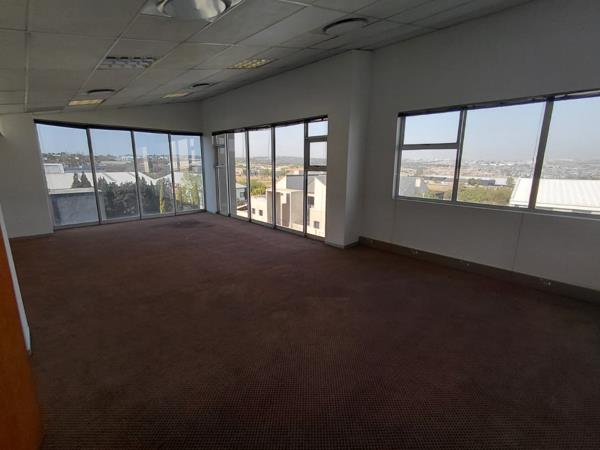 236  m² Commercial space