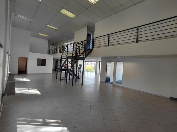 365  m² Commercial space