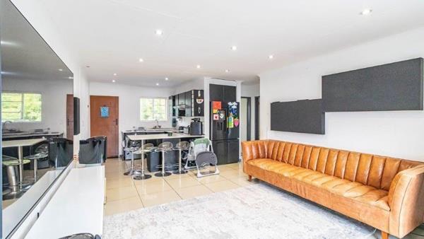 2 Bedroom Flat