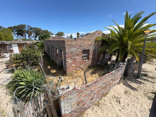 318 m² Land