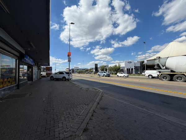 114  m² Commercial space