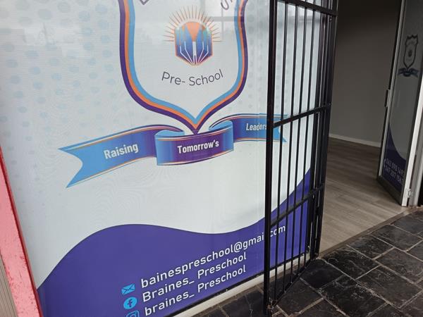 160  m² Commercial space