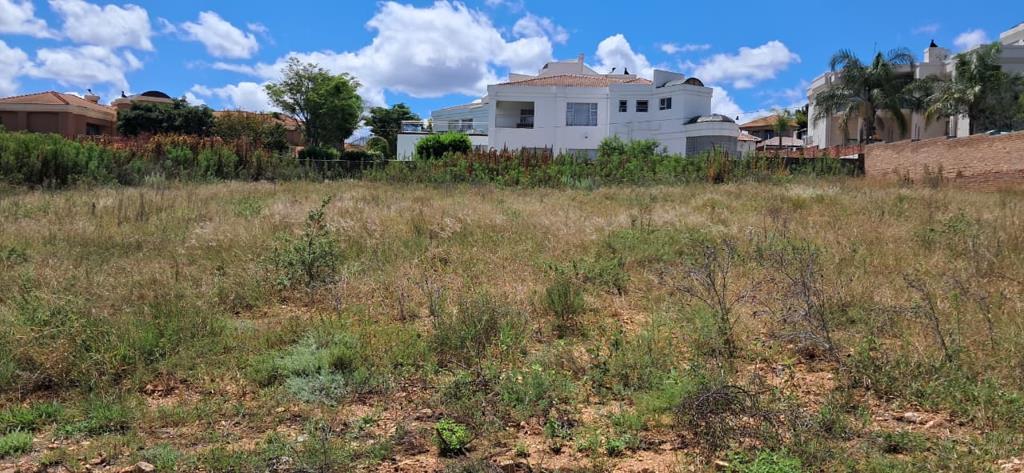 1 575 m² Land