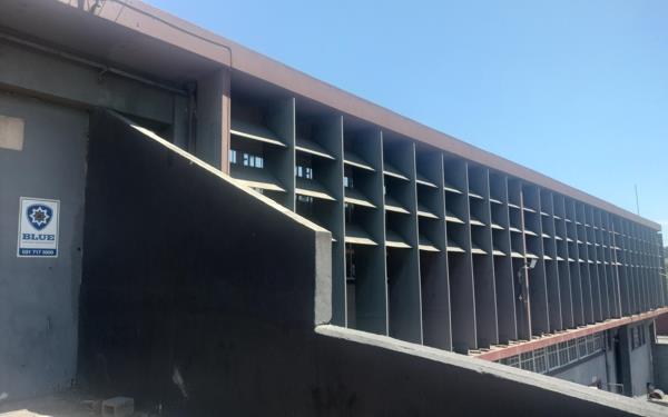 1 100  m² Industrial space