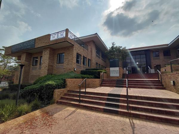 726  m² Commercial space