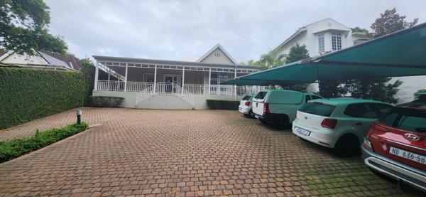 300  m² Commercial space