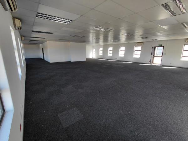 175  m² Commercial space