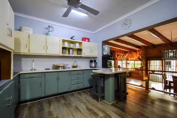 6 Bedroom House