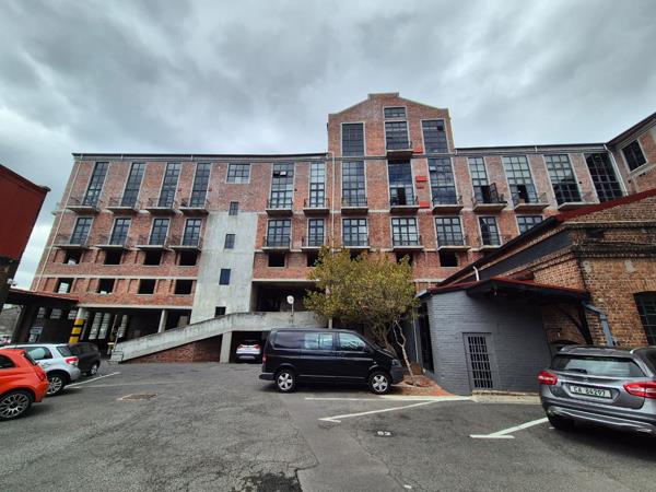 152  m² Commercial space