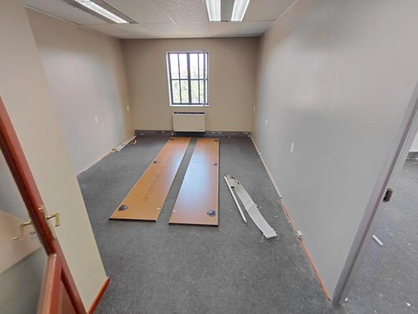 136  m² Commercial space