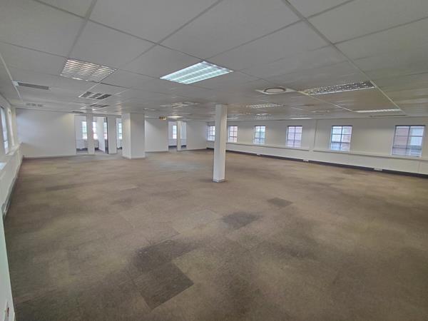 425  m² Commercial space