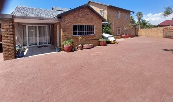 8 Bedroom House