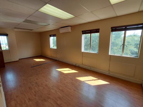 261  m² Commercial space