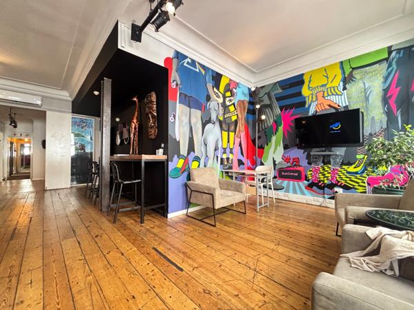 379  m² Commercial space