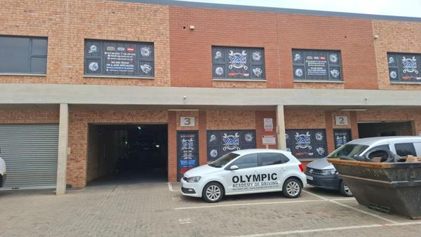 293  m² Industrial space