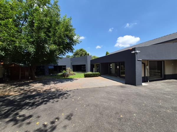 887 m² Commercial space