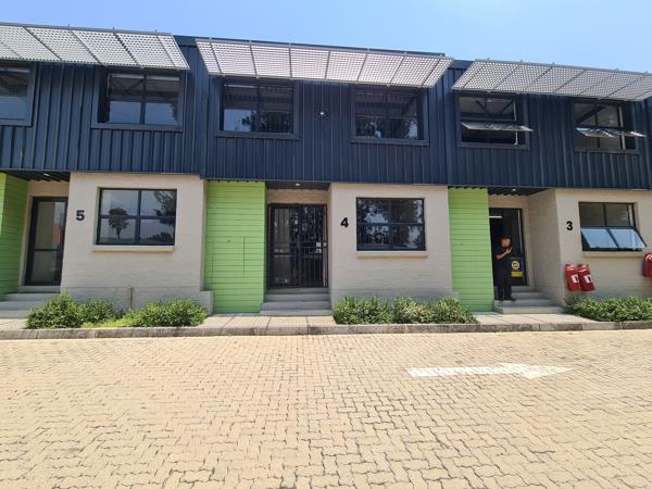 140  m² Commercial space