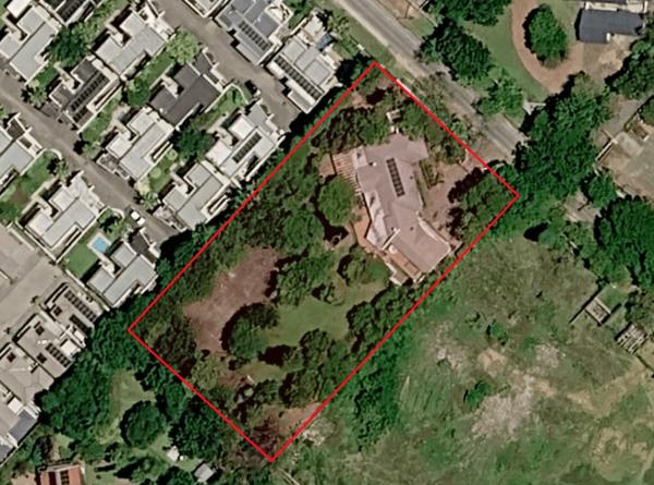 3 881 m² Land