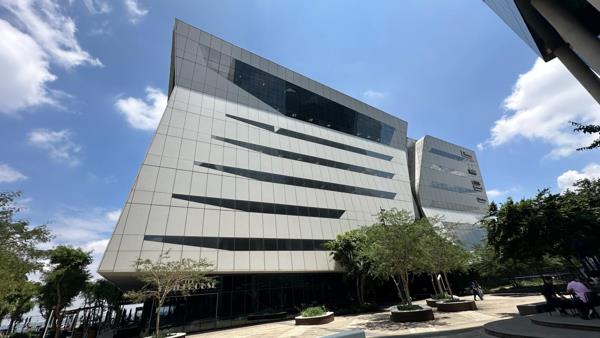 845 m² Office Space