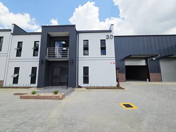 596  m² Industrial space