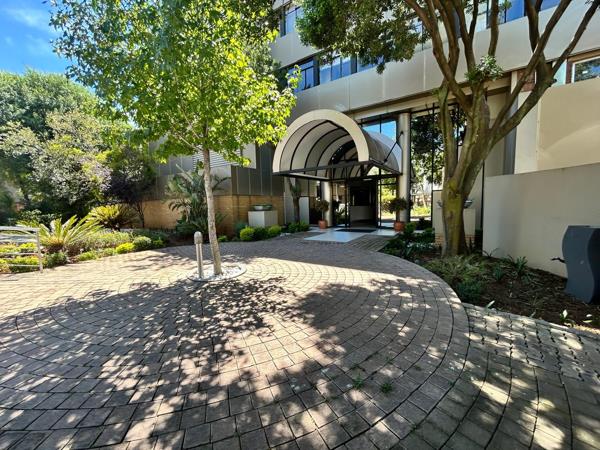 2 136  m² Commercial space