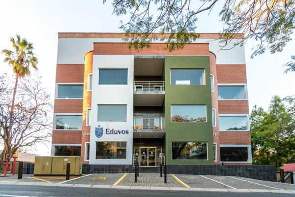 2 395.8  m² Commercial space