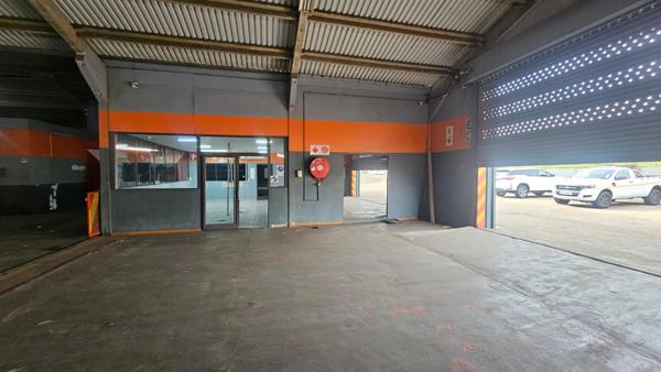 1 350 m² Commercial space