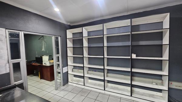 1 350 m² Commercial space