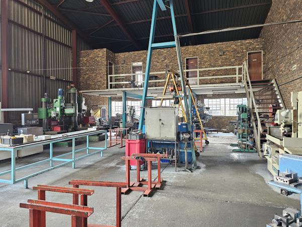 340  m² Industrial space