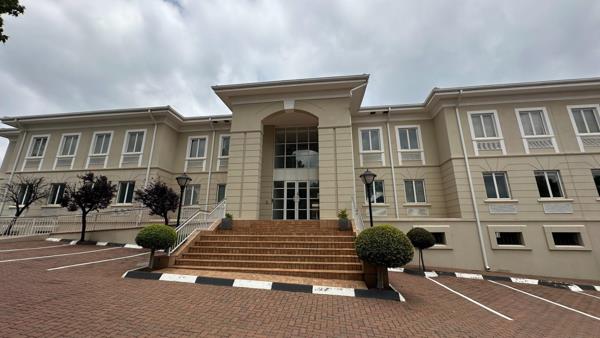 2 415 m² Office Space